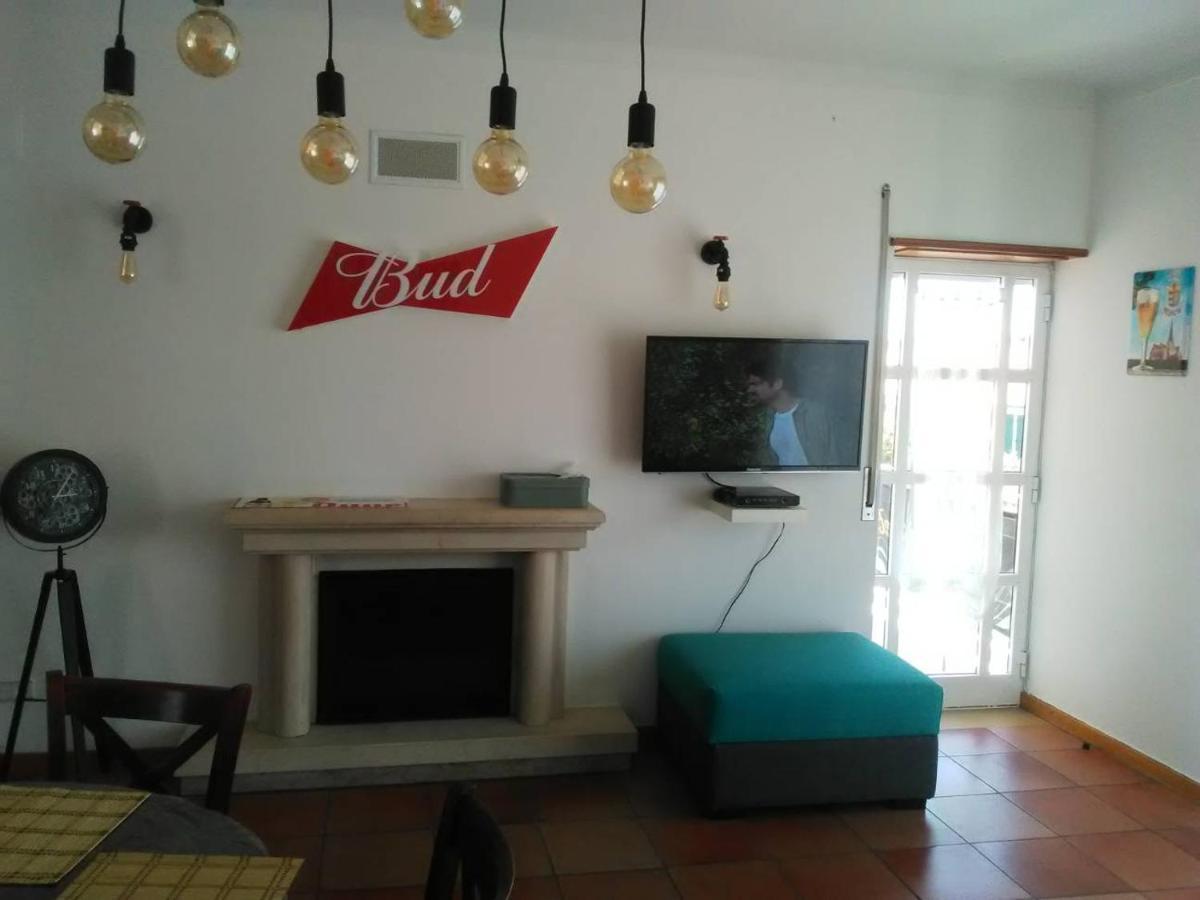 Appartement 6 Personnes Sao Martinho Do Porto Luaran gambar
