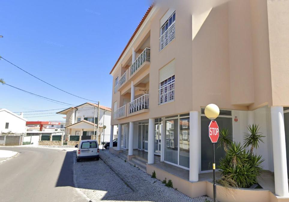 Appartement 6 Personnes Sao Martinho Do Porto Luaran gambar