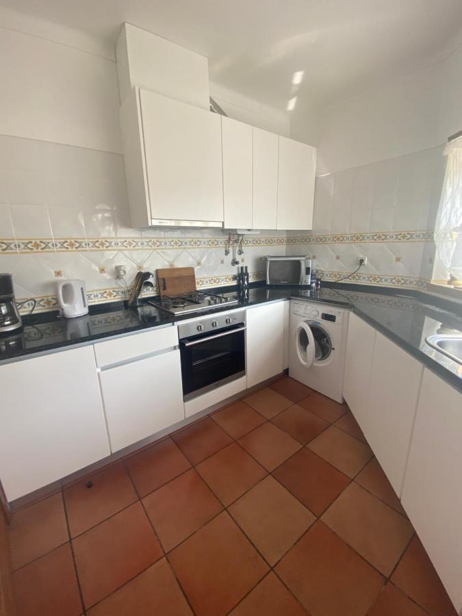 Appartement 6 Personnes Sao Martinho Do Porto Luaran gambar